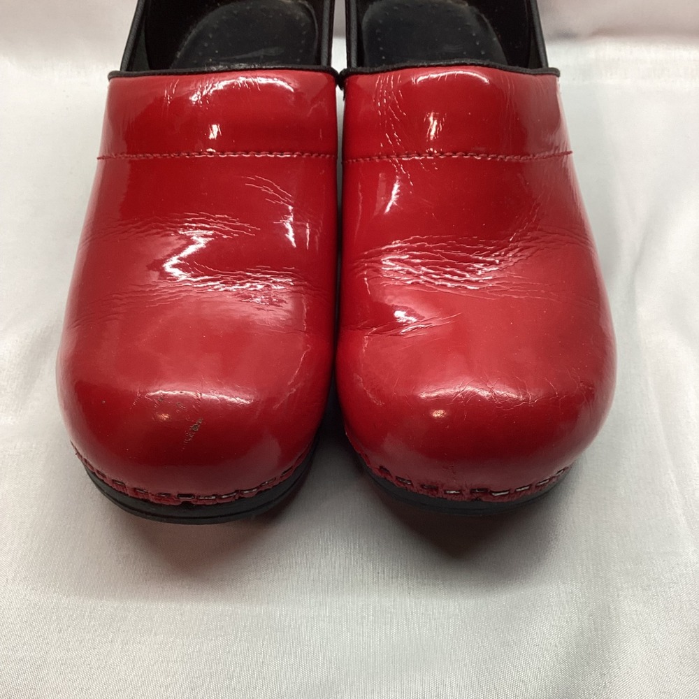Dansko Professional Red Patent Leather Clogs Womens 37 US6.5 Classic Comfort - Picture 4 of 7